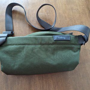 Bellroy Sling Mini - green